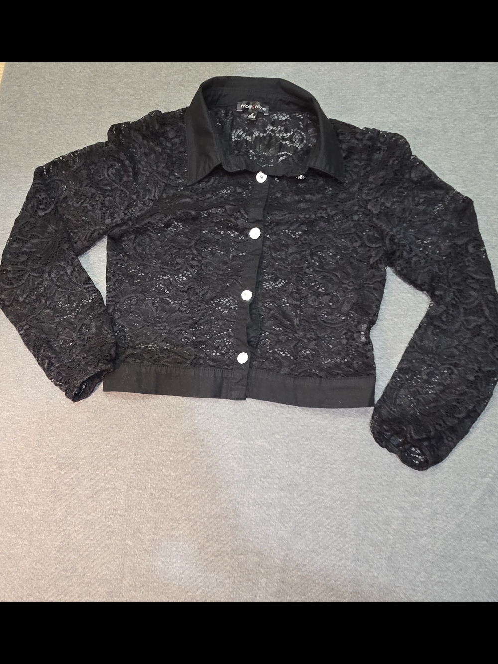 Moa Moa Black Lace Cropped Button-Front Top
